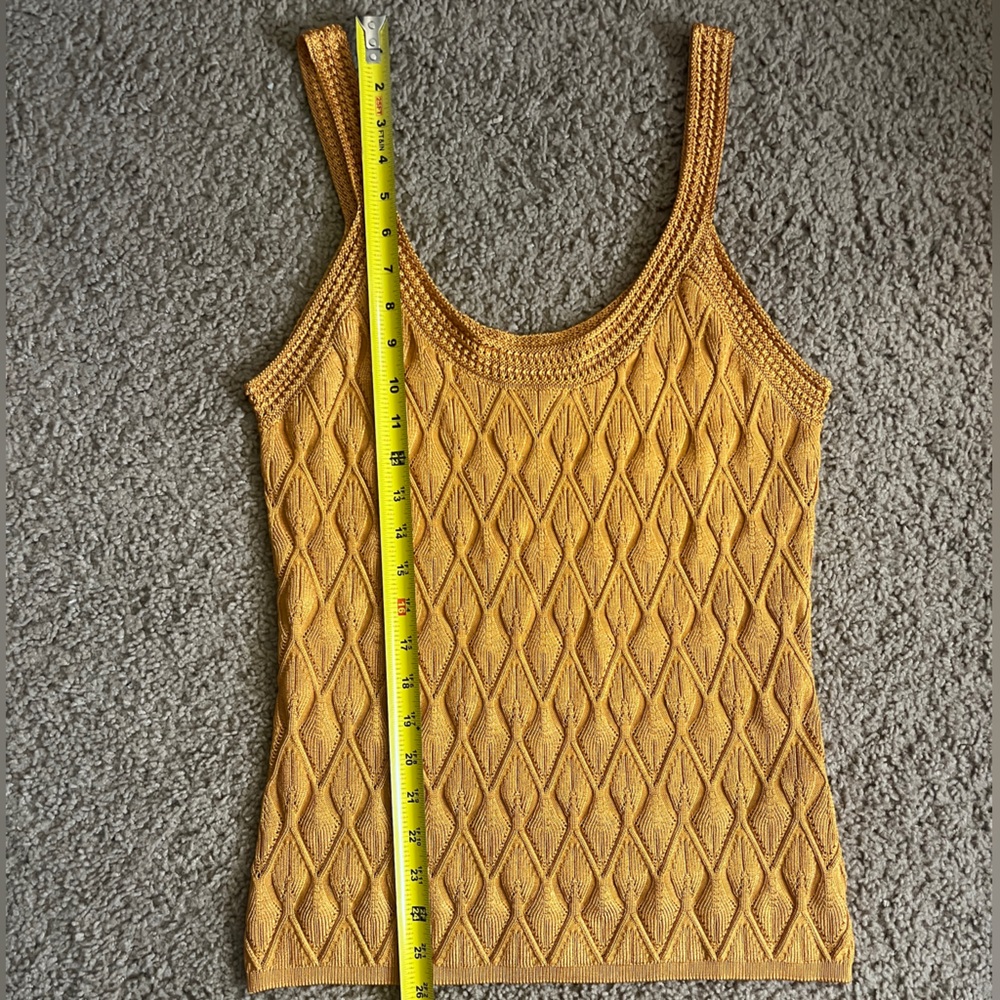 White House Black Market Mustard Textured Diamond Pattern Knit Tank Size M - Picture 7 of 11
